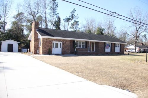 31 Sandlewood Rd, Whiteville, NC 28472-9118