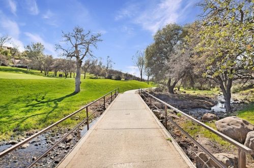 3383 Canyon Oaks Ter, Chico CA  95928-4029 exterior