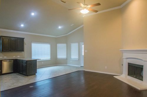 4512 Gunnison Dr, Denton TX  76208 exterior