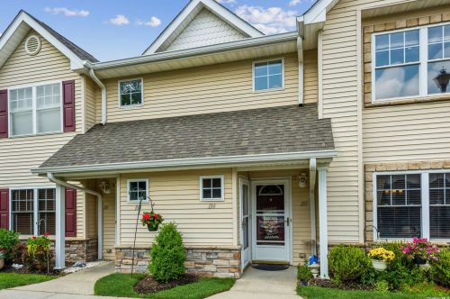 136 Morley Cir, Huntington Station, NY 11747-4843
