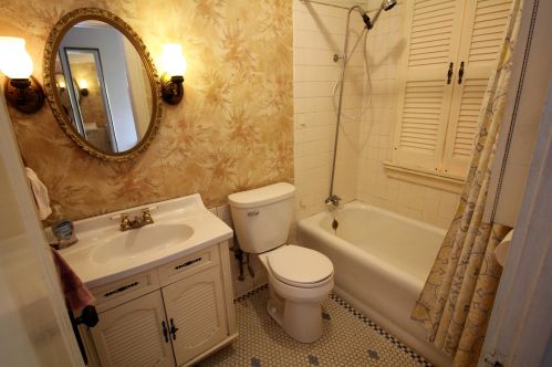 5012 Beloit Rd, Milwaukee WI 53214-5332 exterior