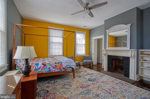 102 Cornwall St, Leesburg VA 20176-2804 exterior