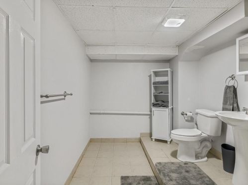 119 Regent Ave, Providence RI  02908-5430 exterior