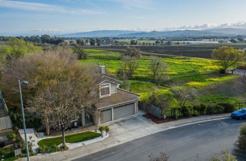 2749 Mira Bella Cir, Morgan Hill CA 95037-7602 exterior