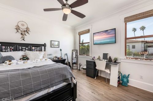 5250 Appian Way, Long Beach CA  90803-1901 exterior