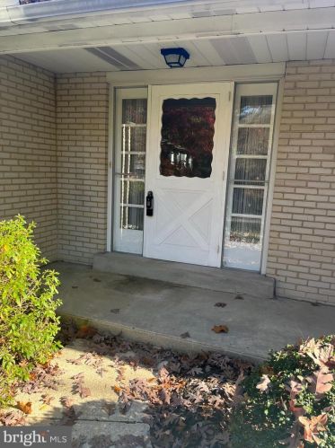 15 Stonewall Ln, Wilmington, DE 19809-2814