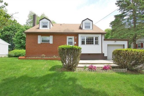 116 Ray Blvd, Poughkeepsie, NY 12603-1027