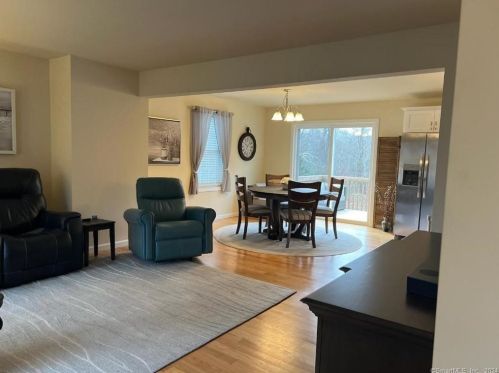 123 Whalehead Rd, Gales Ferry CT  06335-1338 exterior