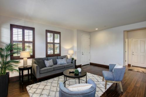 1741 Campos Ave, Woodland CA  95776-5327 exterior