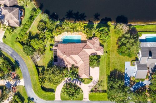 17615 Fieldbrook Cir, Boca Raton, FL 33496-1565