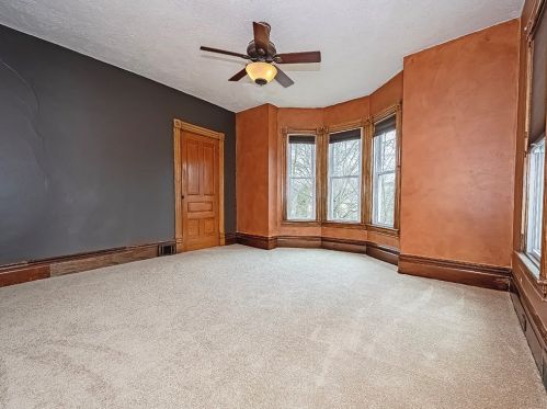 418 Delaware Ave, Oakmont PA  15139-1642 exterior