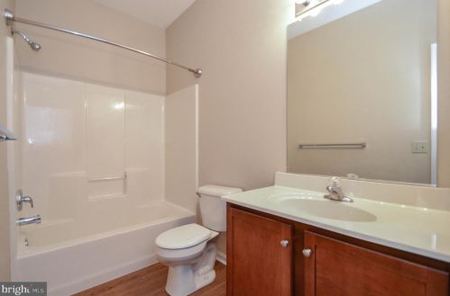 222 Huntington Ln, Easton PA  18040-8485 exterior