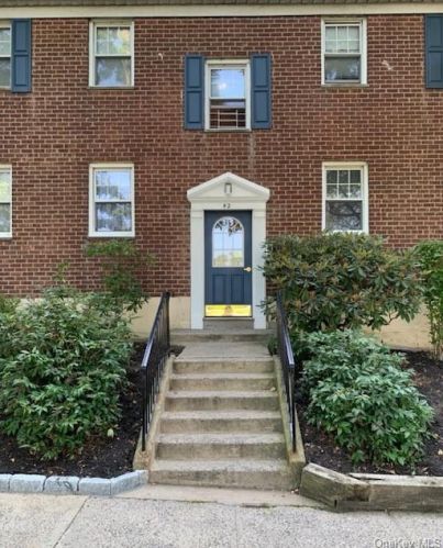 42 Underhill Ave, White Plains, NY 10604-2441