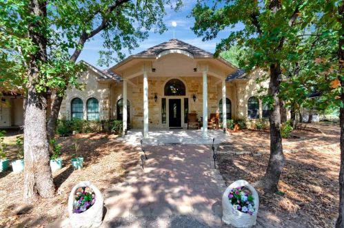927 Jennings Ln, Azle, TX 76020-6953