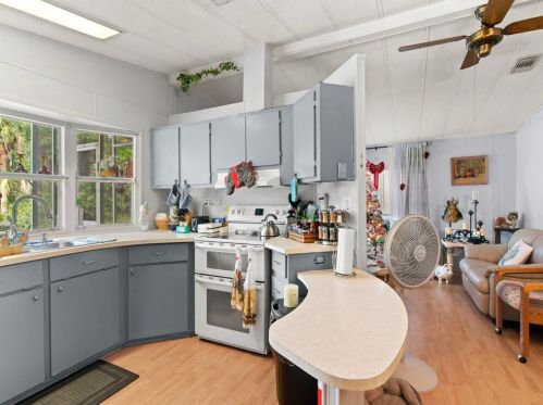 911 Courier St, Vero Beach FL  32966-8737 exterior