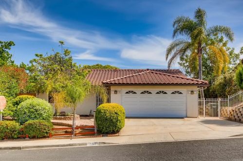 757 Honeydew Ln, Vista CA  92084-3115 exterior