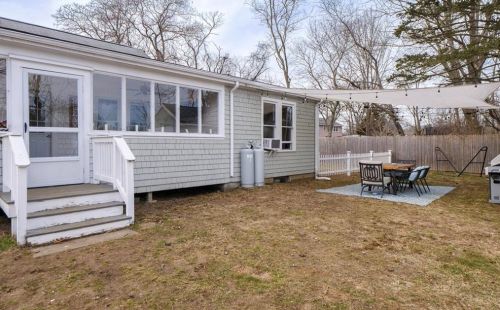 50 Mill Pond Rd, North Kingstown RI  02852-6002 exterior