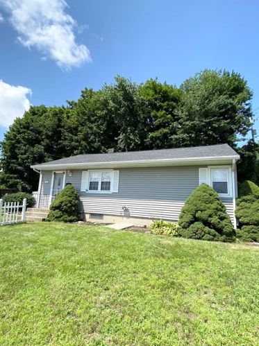 10 Overlook Dr, Chicopee, MA 01013-3514