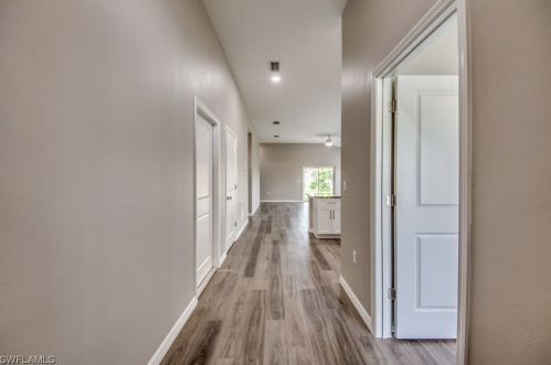 471 3rd Ct, Cape Coral, FL 33909-0025