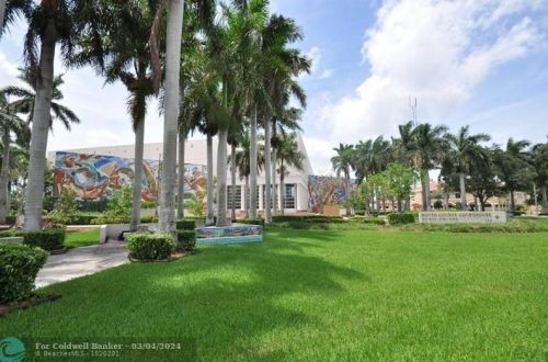 320 4 Ave, Delray Beach FL  33444-2717 exterior