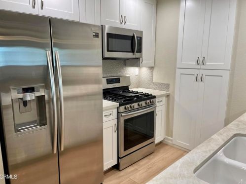 2043 Majorca Dr, Oxnard CA exterior