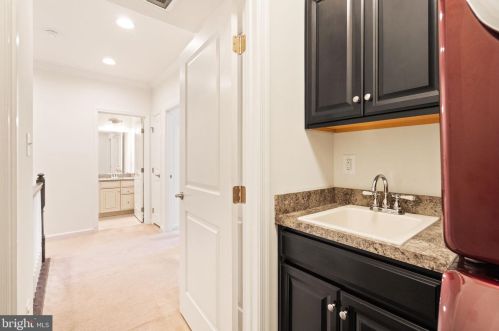 7542 Brunson Cir, Gainesville VA  20155 exterior