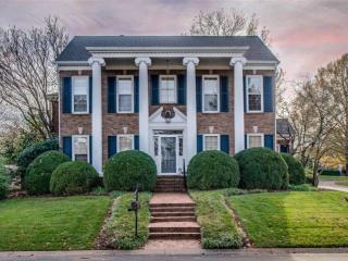 151 Valley Frg, Nashville, TN 37205-4728