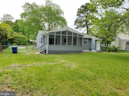 305 Blackfoot Trl, Browns Mills NJ  08015-6213 exterior