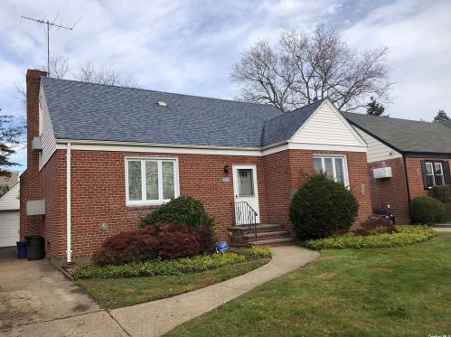 707 Hillside Ave, New Hyde Park, NY 11040-2514