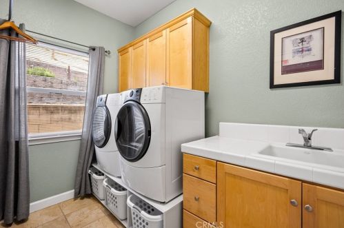 28 Fresno St, Lake Nacimiento CA  93446-2014 exterior