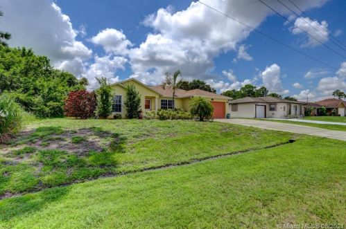 918 Longfellow Rd, Fort Pierce, FL 34953-2327