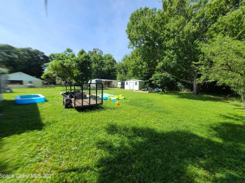 2570 Pine Ave, Mims FL  32754-2200 exterior