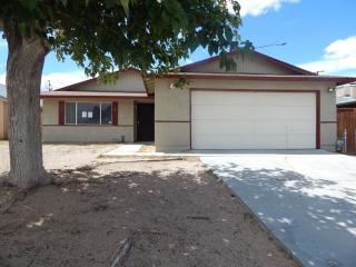 1425 Mayo St, Ridgecrest, CA 93555-8814