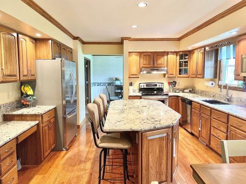 2413 Woodland Hills Dr, New Castle PA  16101-5557 exterior