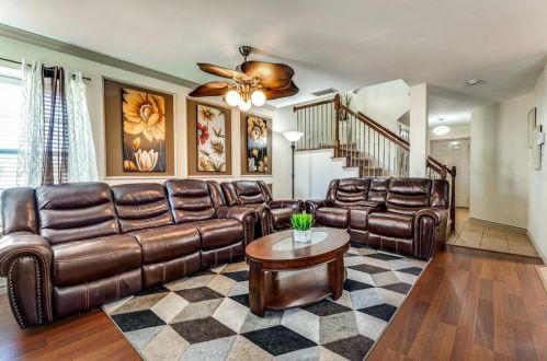 3913 Oceanside Dr, Euless, TX 76040-3446