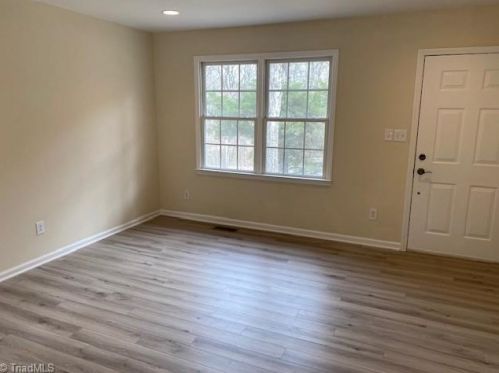 2109 Glenside Dr, Greensboro NC  27405-1611 exterior