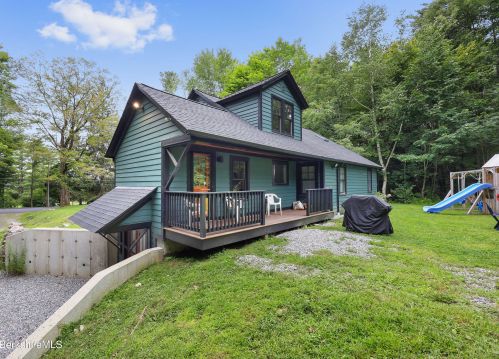 49 Laurel Way, Norfolk CT  06058-1181 exterior