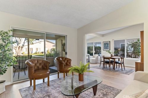 13560 Medinac Ln, Seal Beach, CA 90740-4080