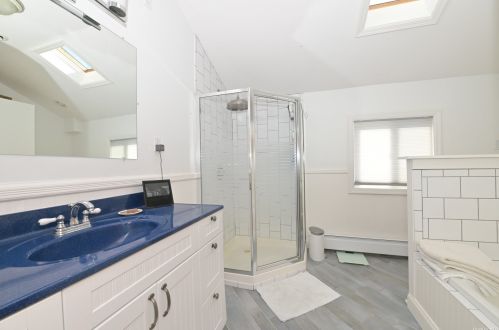 429 Cross Bay Blvd, Far Rockaway NY  11693-1056 exterior