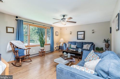 160 Garfield Dr, Carlisle, PA 17015-9199