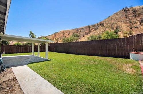 14666 Hydrangea Way, Santa Clarita CA  91387-1528 exterior
