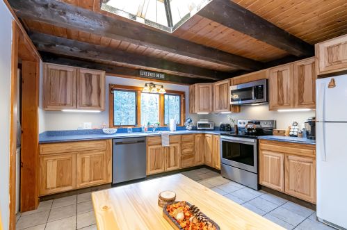 42 Sugar Run, Ellsworth NH  03285-6852 exterior