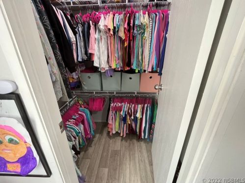 5266 Pineland Ave, Daytona Beach FL  32127-8218 exterior