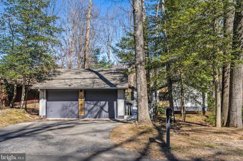 11218 Leatherwood Dr, Herndon, VA 20191-4607
