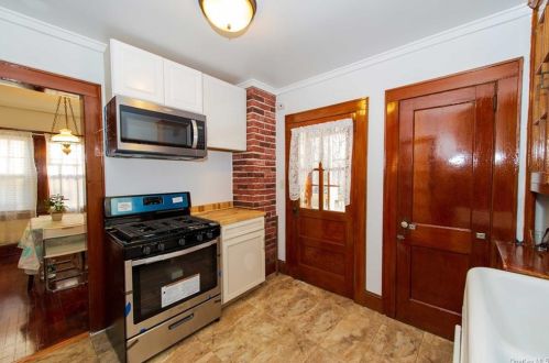 80 Watkins Ave, Middletown NY 10940-4529 exterior