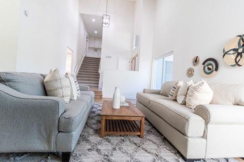1527 Linda Sue Ln, Encinitas CA  92024-2424 exterior