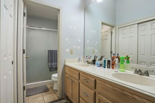1804 Elleby Ct, Modesto CA  95355-8658 exterior