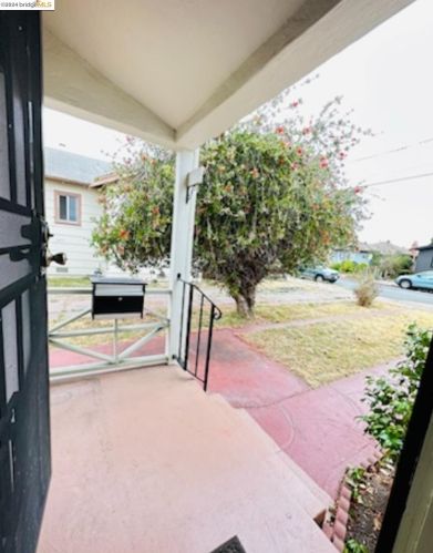 6120 Panama Ave, Richmond CA  94804-5524 exterior