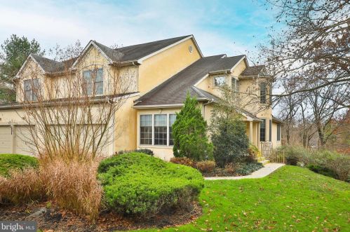 531 Red Oak Dr, Melrose Park, PA 19027-1348