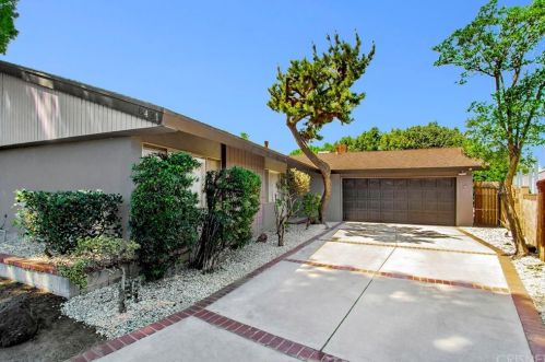 8421 Brimfield Ave, Van Nuys, CA 91402-2714